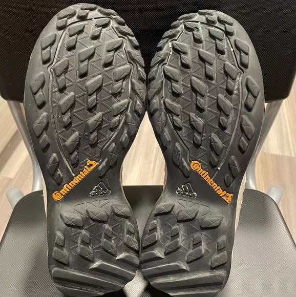 Adidas Terrex sneaker - Picture 2 of 3